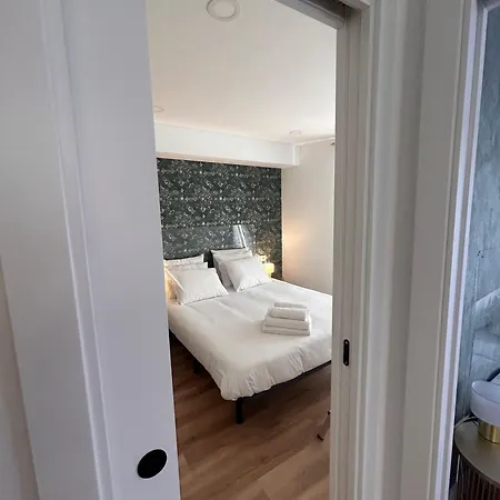 Vi Dos Junto A Plaza Mayor *