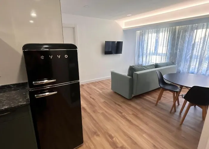 Vi Dos Junto A Plaza Mayor