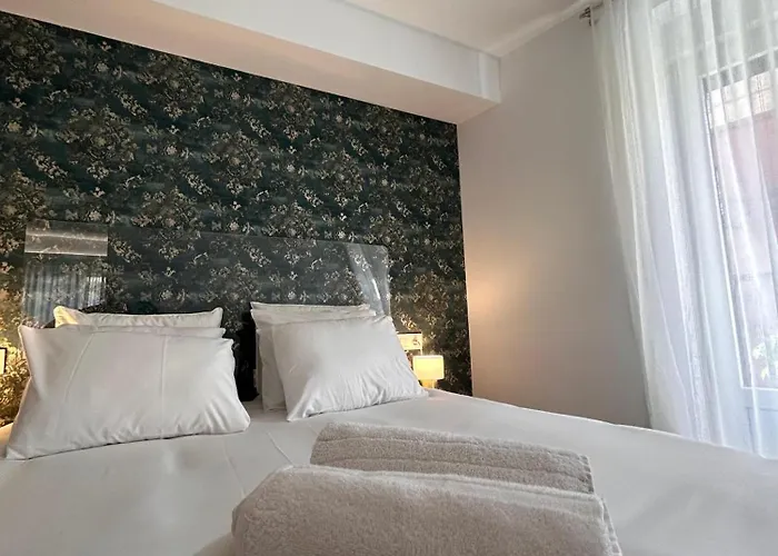 Vi Dos Junto A Plaza Mayor *